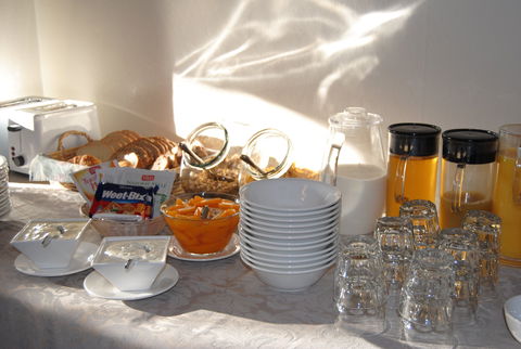 Airlie House Motor Inn - Sydneys Hotel 2