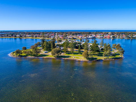 Belmont Lakeside Holiday Park - Sydneys Hotel 0