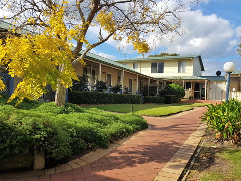 Park Avenue Holiday Units - Sydneys Hotel 0