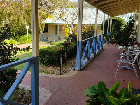Park Avenue Holiday Units - Sydneys Hotel 2