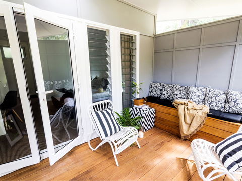 Pinetrees Lodge - Sydneys Hotel 2