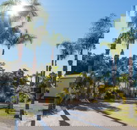 Rainbow Beach Holiday Park - Sydneys Hotel