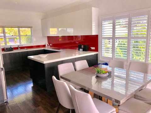 St Georges Basin View Holiday Home - Sydneys Hotel 2