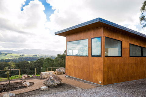 Vivere Retreat - Sydneys Hotel 0