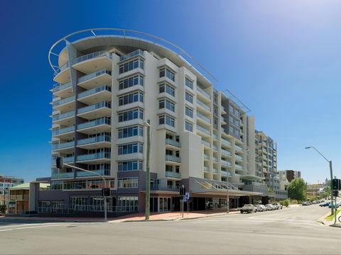 Adina Apartment Hotel Wollongong - Sydneys Hotel 0