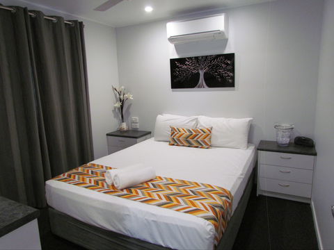 Alex Beach Cabins And Tourist Park - Sydneys Hotel 2