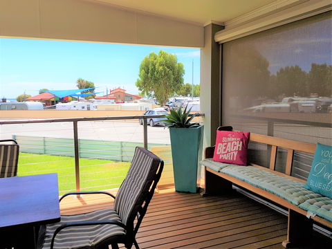 AVitamin Sea - Sydneys Hotel 0