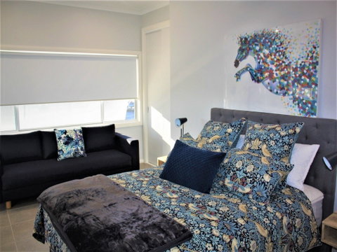Coolah Shorts - Self Contained Apartments - Sydneys Hotel 0