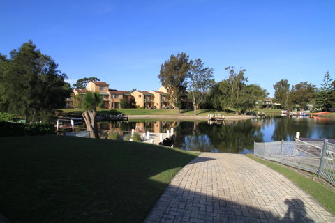 Holiday On The Water - Sydneys Hotel 0