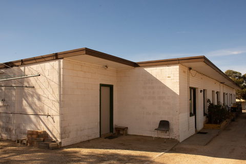 Kimba Units - Apartment 5 - Sydneys Hotel 1