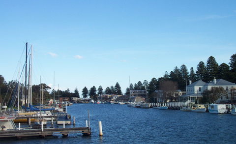 Port Fairy YHA - Sydneys Hotel 2