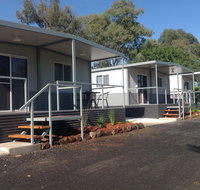 Sapphire City Caravan Park - Sydneys Hotel