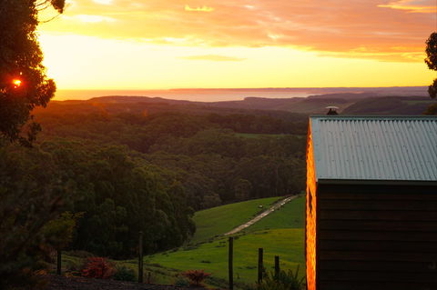 Southern Anchorage Retreat - Sydneys Hotel 0