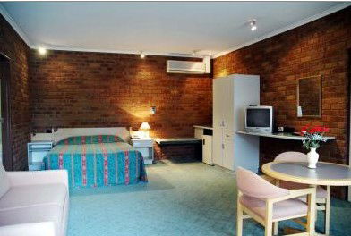 Fountain Court Motor Inn - Sydneys Hotel 2