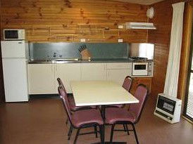 Anglers Reach Lakeside Village - Sydneys Hotel 0