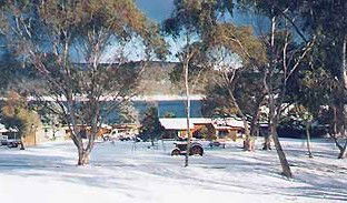 Anglers Reach Lakeside Village - Sydneys Hotel 2