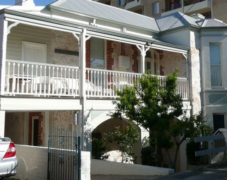 Arundels Boutique Accommodation - Sydneys Hotel 0