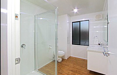 All Seasons Houseboats - Sydneys Hotel 5