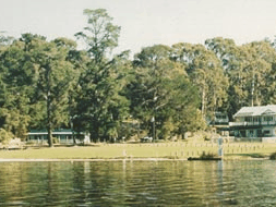 Rest Point Holiday Village - Sydneys Hotel