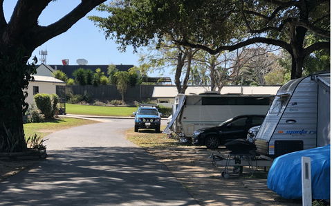Burdekin Cascades Caravan Park - Sydneys Hotel 0
