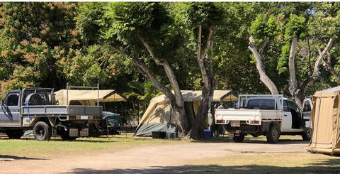 Burdekin Cascades Caravan Park - Sydneys Hotel 2