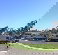 Lilydale Pine Hill Caravan Park - Sydneys Hotel