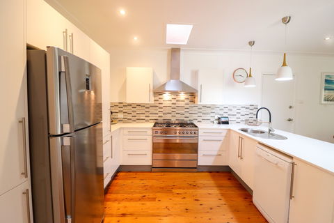 Pacific Beachhouse - Sydneys Hotel 2