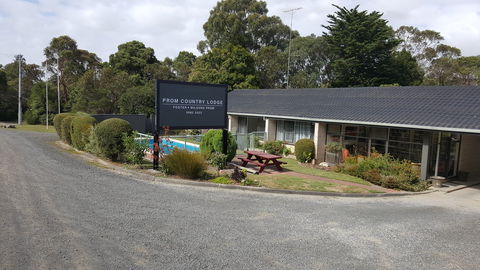 Prom Country Lodge - Sydneys Hotel 0