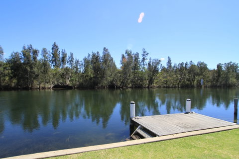 Ranu House-Waterfront - Sydneys Hotel 0