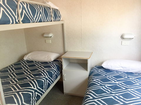 Wagga Wagga Tourist Park - Sydneys Hotel 2