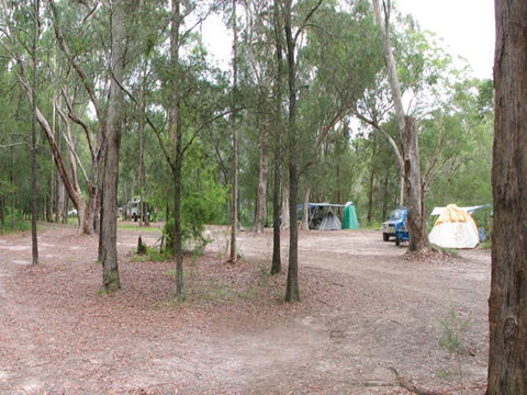 Wallingat River Campground - Sydneys Hotel 1