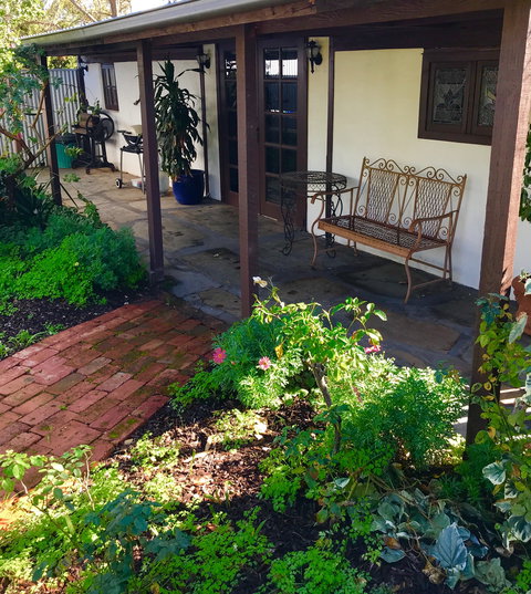 3 Divas Accommodation - The Moscato Cottage - Sydneys Hotel 0