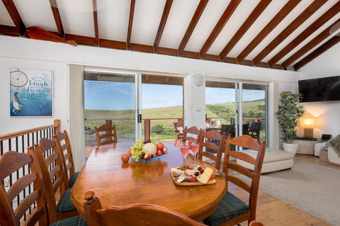 Absolute Oceanfront Cottage - Sydneys Hotel 2