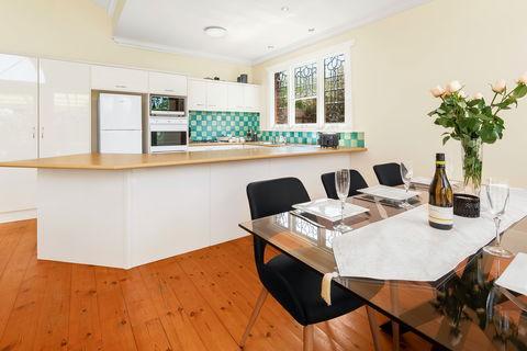 Adelaide Style Accommodation-City And Beach Luxury Home - Sydneys Hotel 2