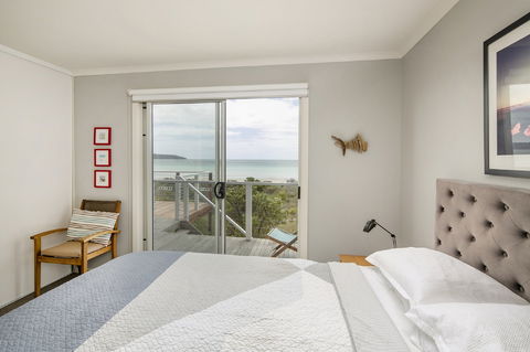 Alchemy On Island Beach - Sydneys Hotel 1