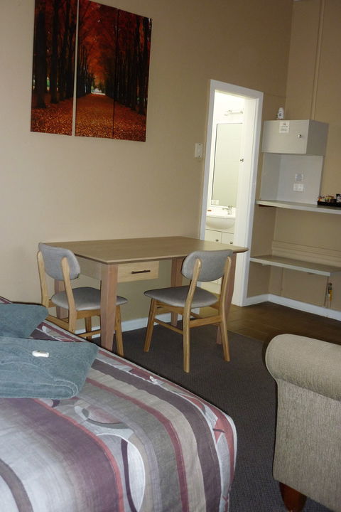 Amber Motel - Sydneys Hotel 1