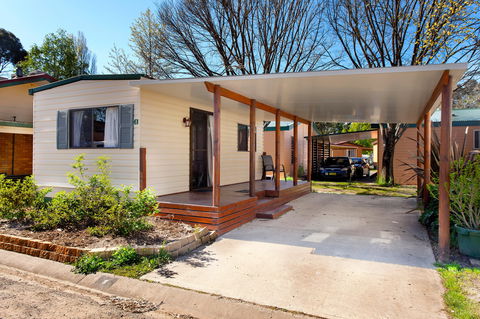 Armidale Tourist Park - Sydneys Hotel 1