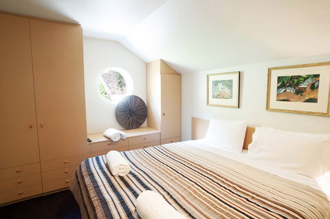 Aspect 2a - Sydneys Hotel 1