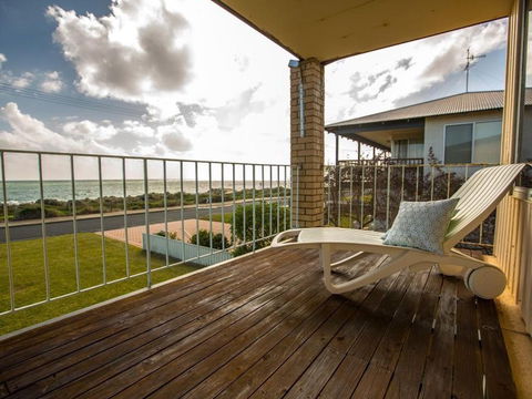 Beachside At Silver Sands - Sydneys Hotel 0