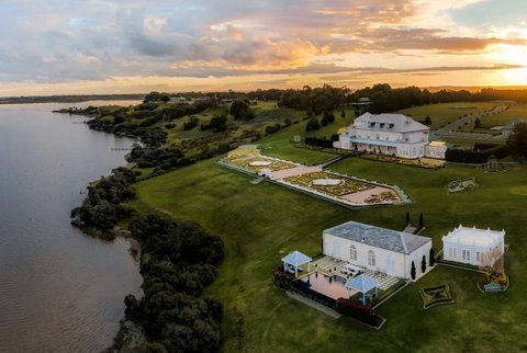 Campbell Point House - Sydneys Hotel 0