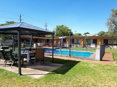 Cootamundra Gardens Motel - Sydneys Hotel 1