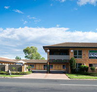 Cousins Motor Inn