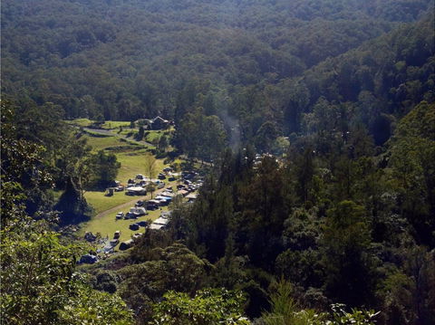 Ferndale Caravan Park - Sydneys Hotel 0