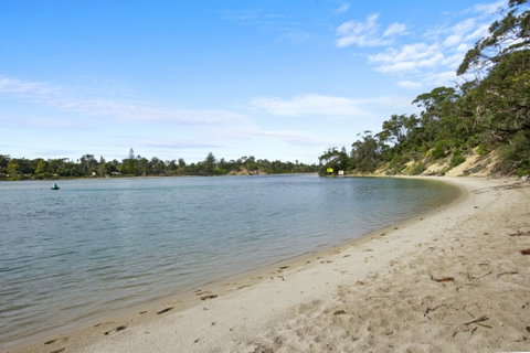 Haven Holiday Resort - Sydneys Hotel 2