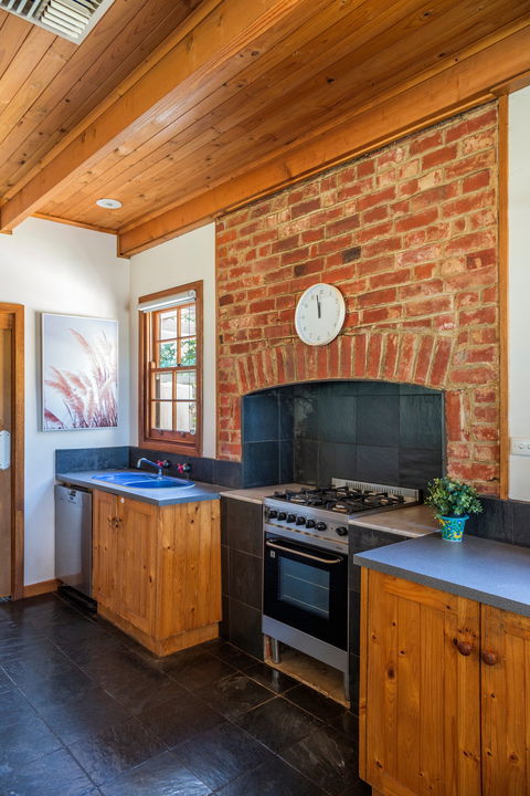 McLaren Vale Getaways - Sydneys Hotel 2