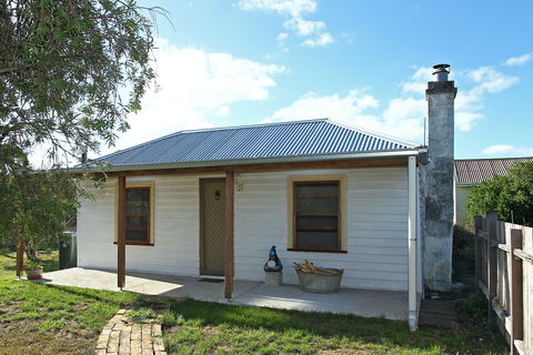 Stable Cottage - Sydneys Hotel 0