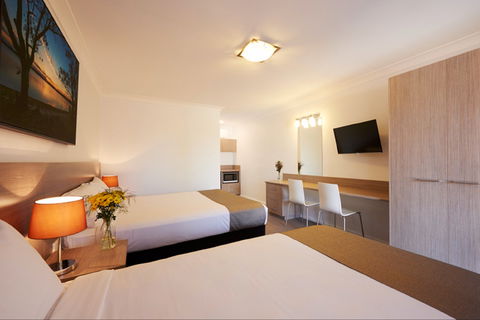 Adelong Motel - Sydneys Hotel 1
