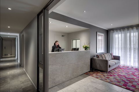 Adina Apartment Hotel Sydney Chippendale - Sydneys Hotel 2