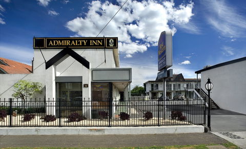 Admiralty Inn - Sydneys Hotel 0