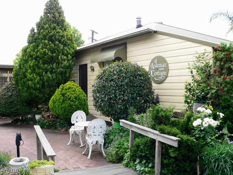 Ashmar Farmstay - Sydneys Hotel 0